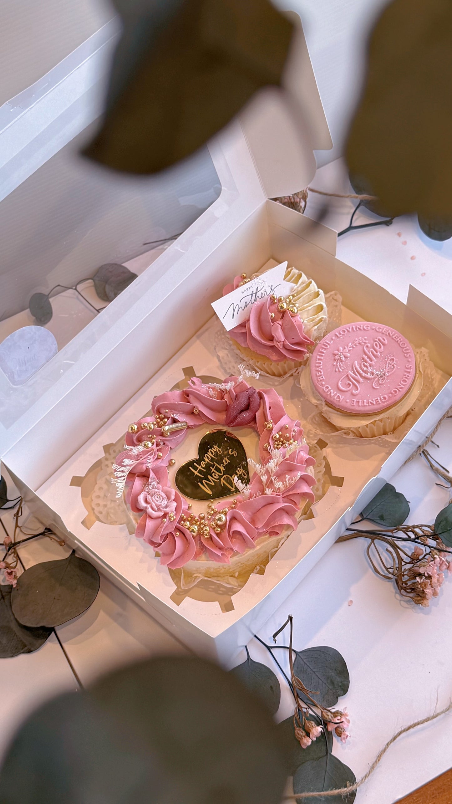 Mother's Day Cake Box (Pre-order Only) - Pick up between 5th to 11th of May