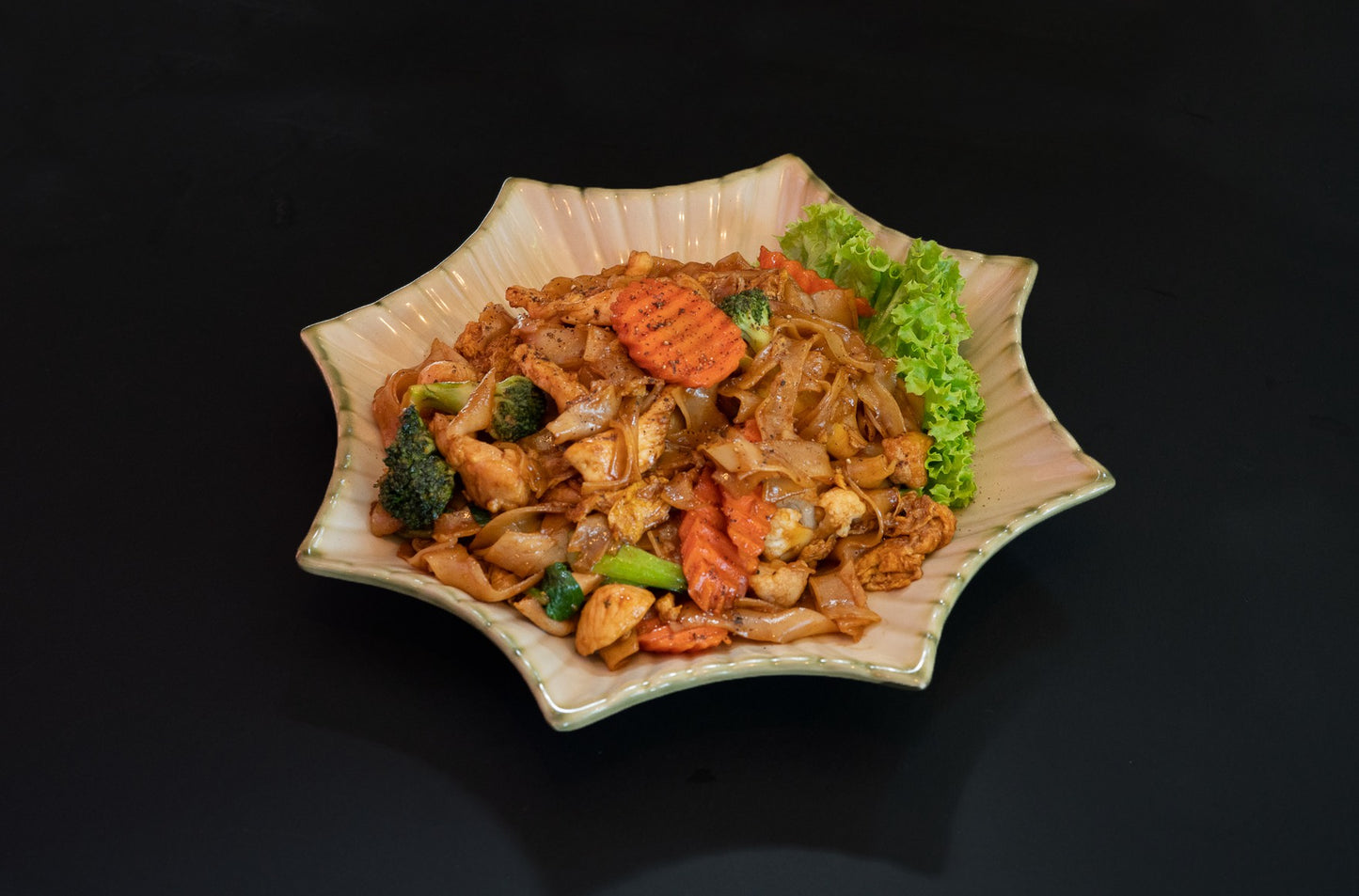 SF3 - THAI BASIL NOODLES - Love Asia Restaurant & Bar