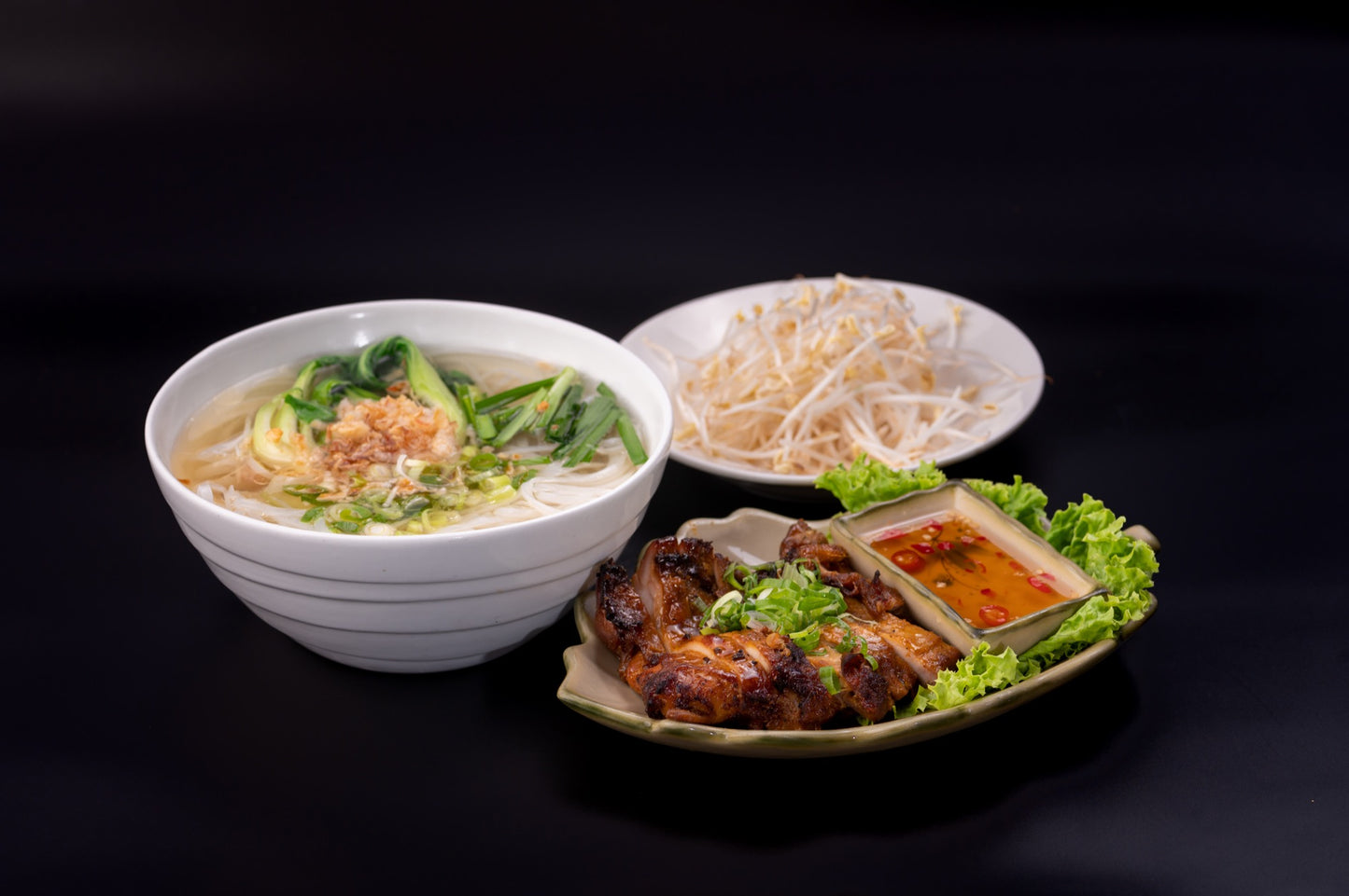 NS9 - GRILLED LEMONGRASS CHICKEN FLAT RICE NOODLE - Love Asia Restaurant & Bar